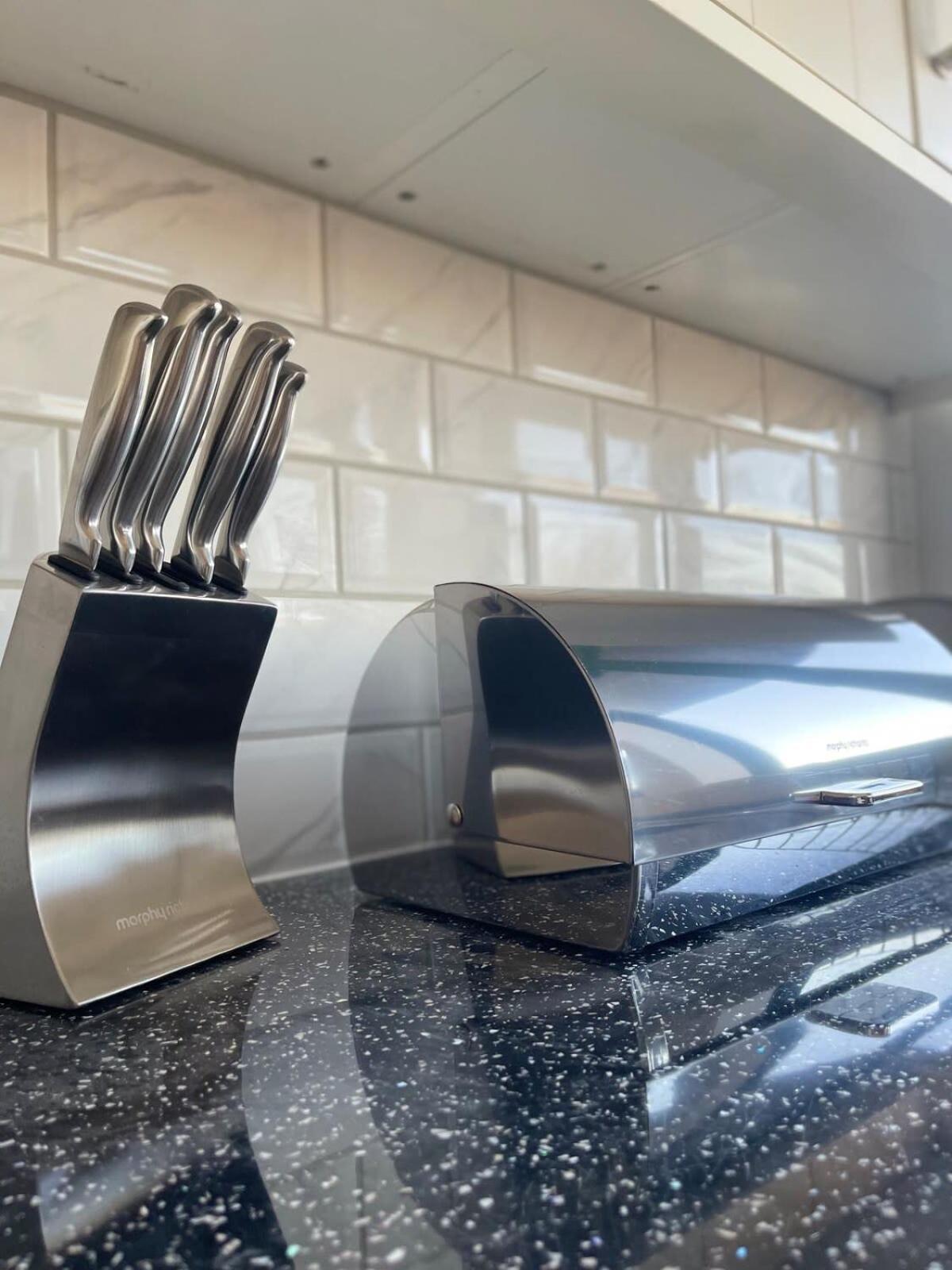 1 Bedroom Apartment - Flitwick - Contractor Friendly - Tourist Ready - Full Kitchen - Wifi - Smart Tv - Sofa Bed - Free Parking - Ideal For Short Or Long Stays Екстер'єр фото
