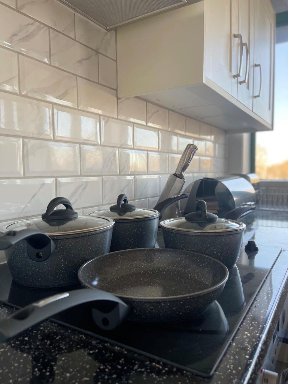 1 Bedroom Apartment - Flitwick - Contractor Friendly - Tourist Ready - Full Kitchen - Wifi - Smart Tv - Sofa Bed - Free Parking - Ideal For Short Or Long Stays Екстер'єр фото